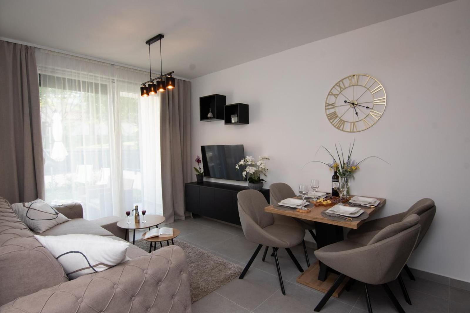 Studio Apartman Apollonia Sinj Exterior photo