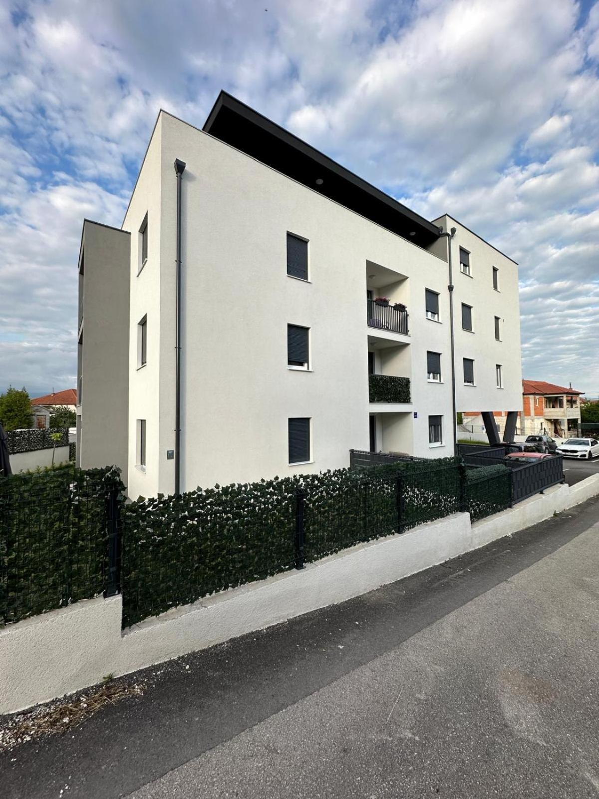 Studio Apartman Apollonia Sinj Exterior photo